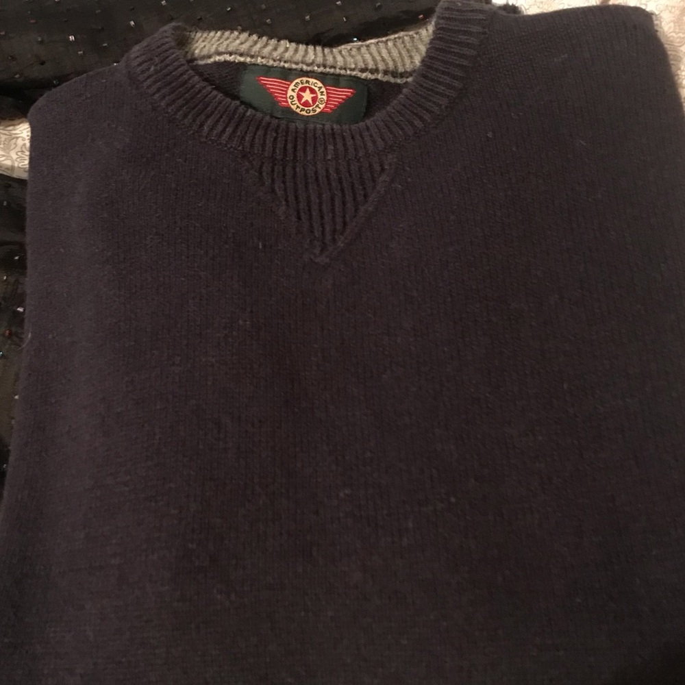 American Outpost Men’s Navy Sweater Size M